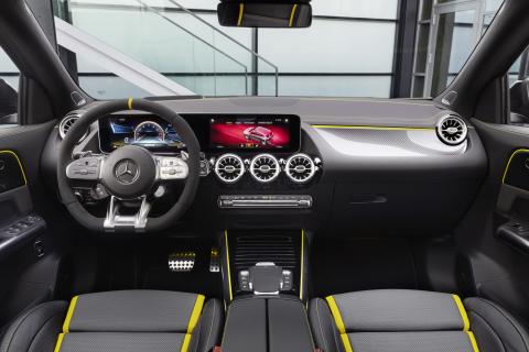 Mercedes-AMG GLA 45 S interieur