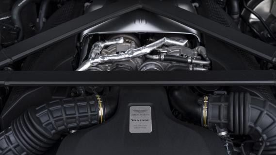 Aston Martin Vantage AMR Motor V8