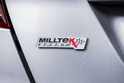 Miltek Sport logo op badge