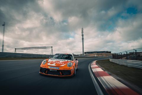 Porsche 911 GT3 Cup op Circuit Zandvoort Slotemakerbocht vodafonebocht