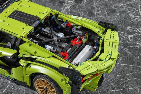 Motor van de Lego Lamborghini Sian
