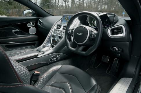 Aston Martin DBS oud vs nieuw