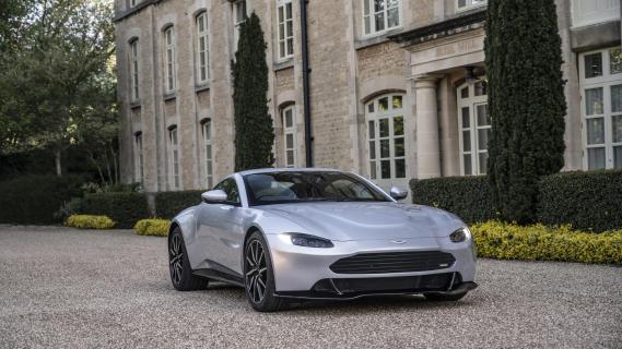 Aston Martin Vantage-grille door Revenant