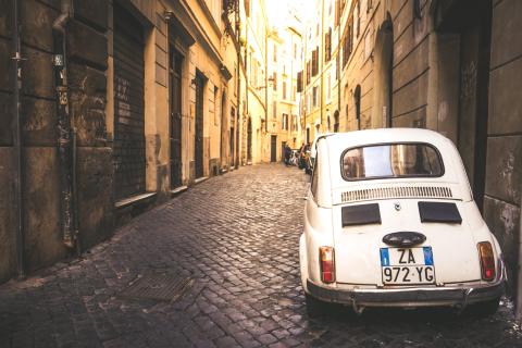 Fiat 500 in Italiaanse stad