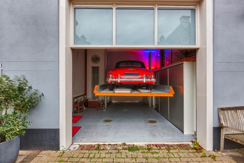 Parkeer de auto in de keuken in dit pand in Den Haag