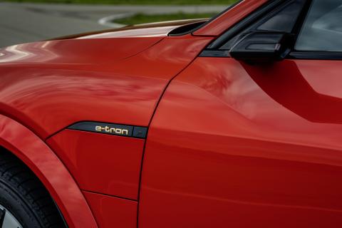 Laadklep Audi e-tron S Sportback (2020) (Rood)