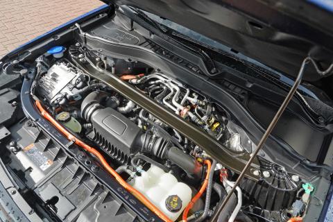 Ford Explorer 3.0 V6 EcoBoost PHEV st-line in het blauw met Nederlands kenteken nummerplaat
