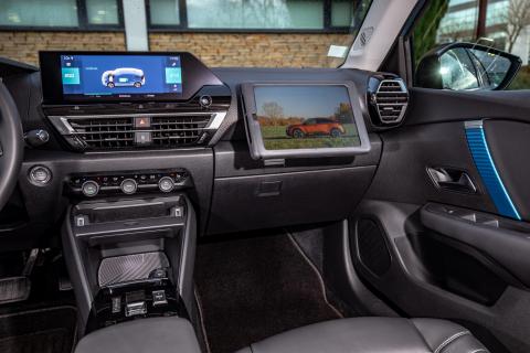 Interieur en scherm Citroën ë-C4 Shine