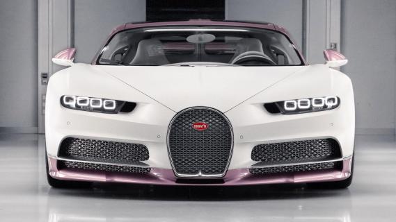 Roze Bugatti Chiron Sport