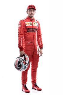 Charles Leclerc in Ferrari-outfit