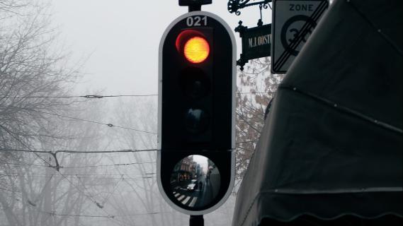 verkeerslicht dat op dit moment een stoplicht is