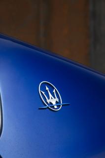 Maserati Ghibli Hybrid badge