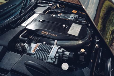 Motor Aston Martin Vantage V600