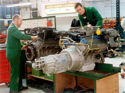 Motor Aston Martin Vantage V600