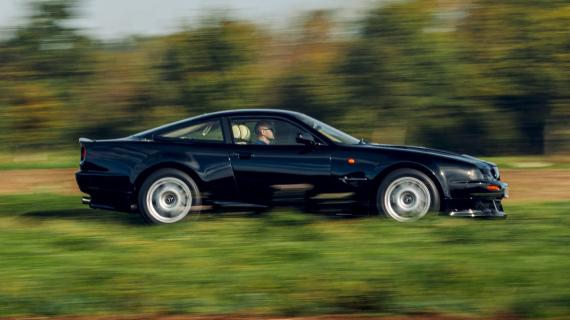 Zijkant Aston Martin Vantage V600