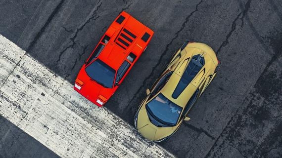 Lamborghini Sian (Groen) en Countach (rood)