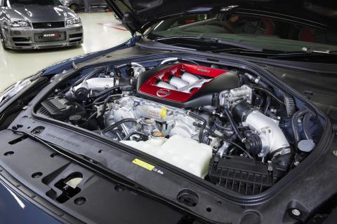 Nissan GT-R Nismo (Stealth Gray) (2021) met koolstofvezel motorkap