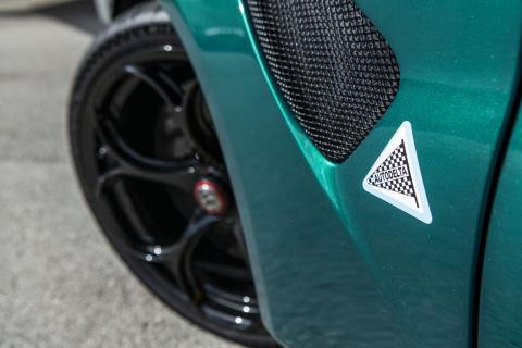 Logo op voorscherm Alfa Romeo GTAm