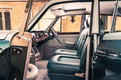 Bentley Continental Flying Spur S1 Lunaz EV restomod interieur deur open