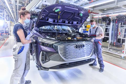 Audi Q4 e-tron in d fabriek
