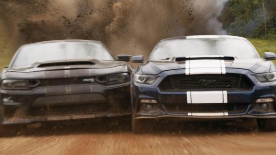 Dodge Charger en Ford Mustang inSpeedkore Dodge Charger van Fast and Furious 9