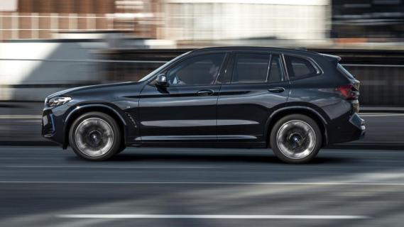 Zijkant BMW iX3 (2021) Facelift