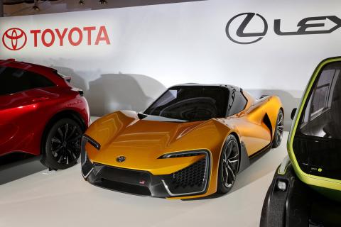 Elektrische Toyota sportauto (MR2?)