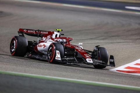 1e vrije training van de GP van Saoedi-Arabië 2022 Guanyu Zhou