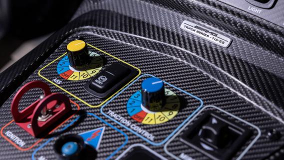 Knoppen in de Mercedes-AMG GT Track Series