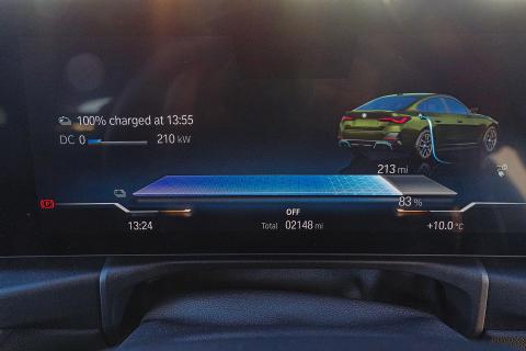 BMW i4 eDrive40 scherm navigatie