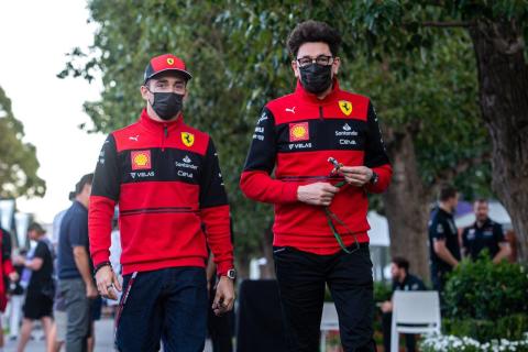 1e vrije training van de GP van Australië 2022 Charles Leclerc en Mattia Binotto