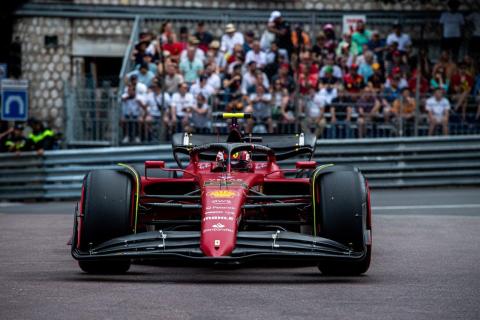 Carlos Sainz in de Ferrari F1-75 in de GP van Monaco