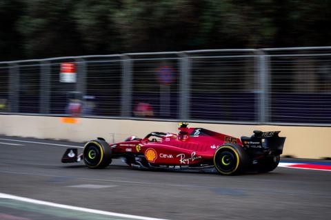 Carlos Sainz in de Ferrari F1-75