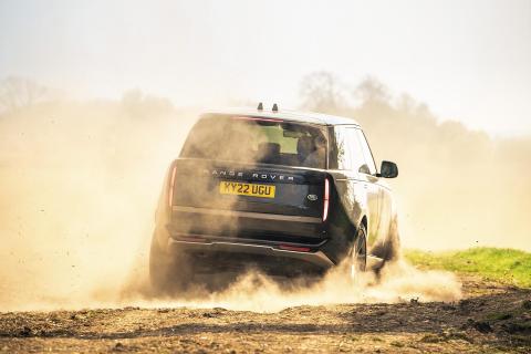 Land Rover Range Rover 2022 door zand (stof, drift)