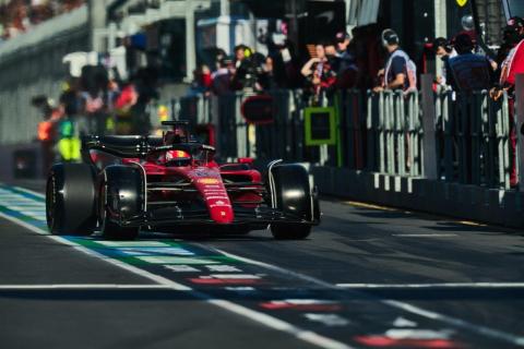 Charles Leclerc in de pitstraat