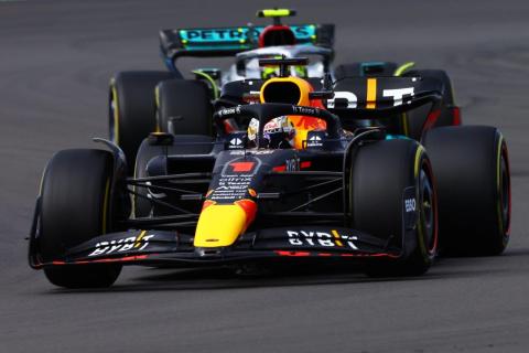 Max Verstappen voor Lewis Hamilton