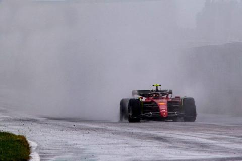 Carlos Sainz in de regen