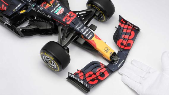 F1-auto Max Verstappen waarin hij wereldkampioen werd (op schaal)