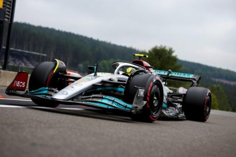 Lewis Hamilton in de Mercedes W13