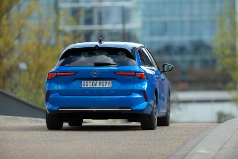 Achterkant Opel Astra Sports Tourer Plug-in Hybrid