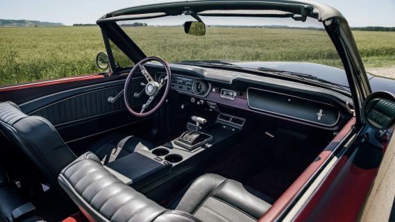 Ringbrothers Ford Mustang Interieur