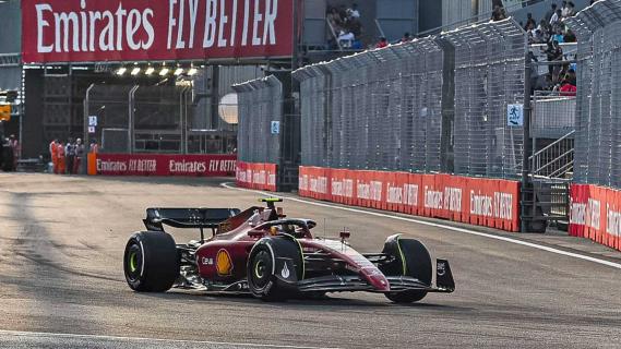 2e vrije training van de GP van Singapore 2022 Sainz rijdend