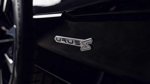 Lamborghini Urus S badge van Urus S