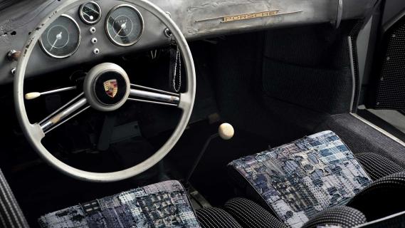Porsche 356 Speedster door Daniel Arsham interieur overzicht