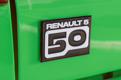 Renault 5 elektrisch 50 jaar badge