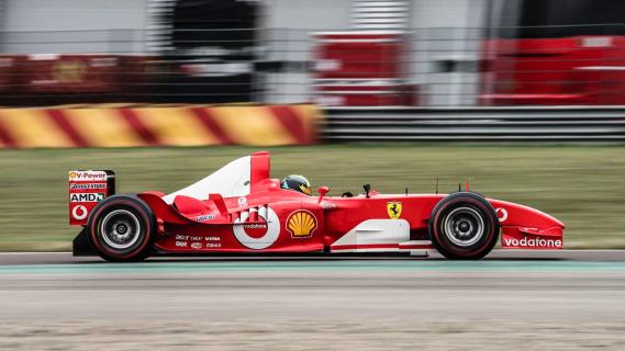 Ferrari F2003 GA F1-auto Michael Schumacher rijdend op Fiorano door Mick Schumacher