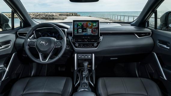 Toyota Corolla Cross: 1e rij-indruk 2022 interieur dashboard