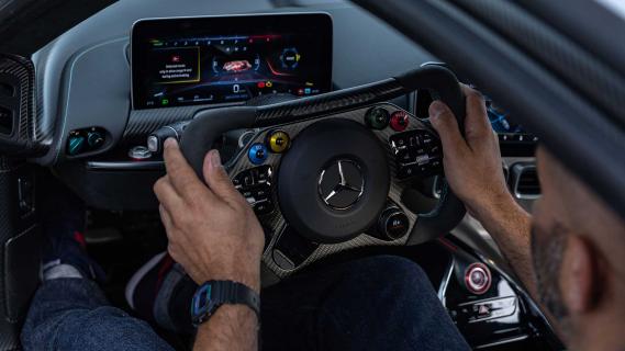 TopGear TV-show seizoen 33 aflevering 3 Mercedes AMG-One op de Nürburgring met Chris Harris stuur