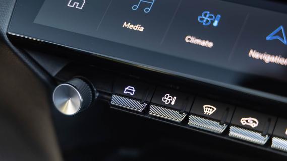 Peugeot 408: 1e rij-indruk 2022 - interieur detail sneltoets scherm display