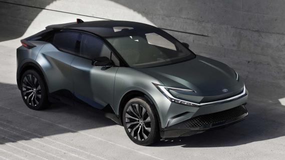 Toyota bZ Compact SUV Concept schuin voor